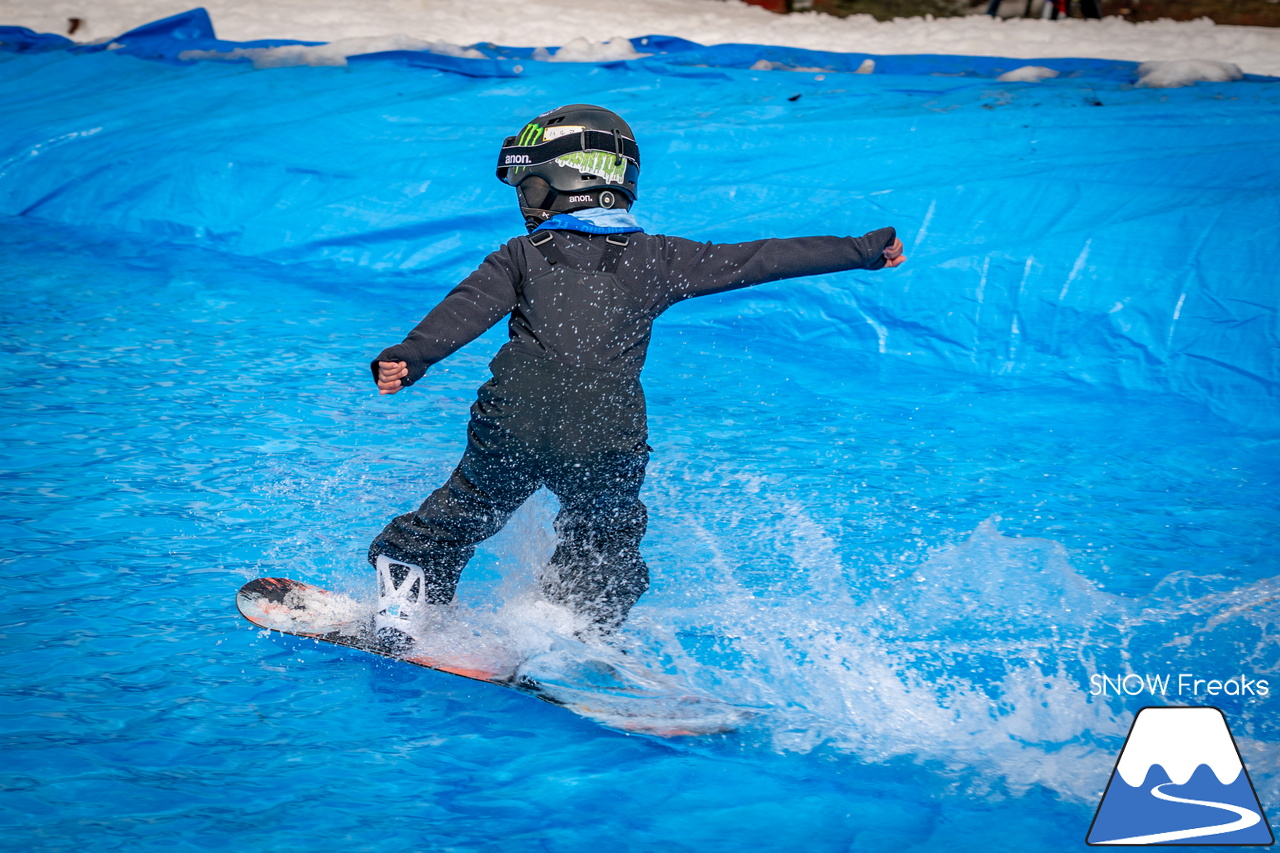 富良野スキー場｜いよいよインターナショナルなイベントに？！春シーズン恒例『第13回 Pond Skimming 池渡り』開催～♪
